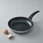 מחבת 24 ס"מ CURVE מבית LOCK&LOCK דגם CAF2433