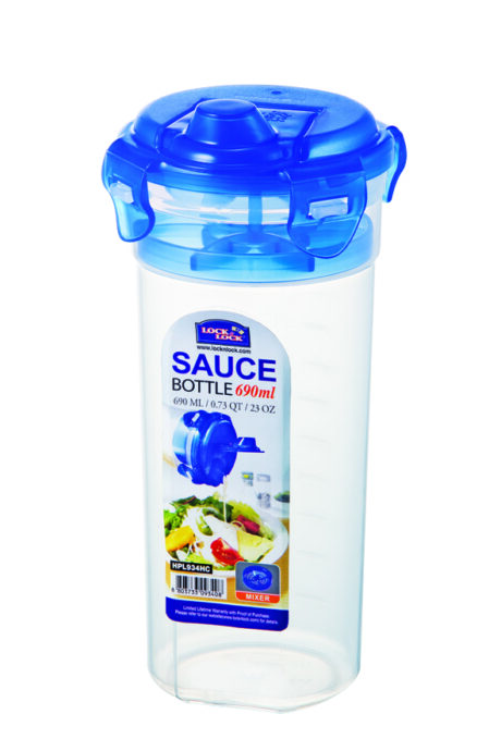 בקבוק עם מיקסר לרטבים עם פיה 690 מ"ל Lock&Lock מיועד להכנת רטבים לסלטים. קוטר: 10.1 ס"מ גובה: 20.7 ס"מ דגם 934HC