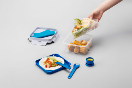 קופסת TO-GO Lock&Lock מחולקת עם מיכל רטבים וסכו"ם 1.2 ל' 7.6x16.6x16.6 ס"מ דגם HPL979L